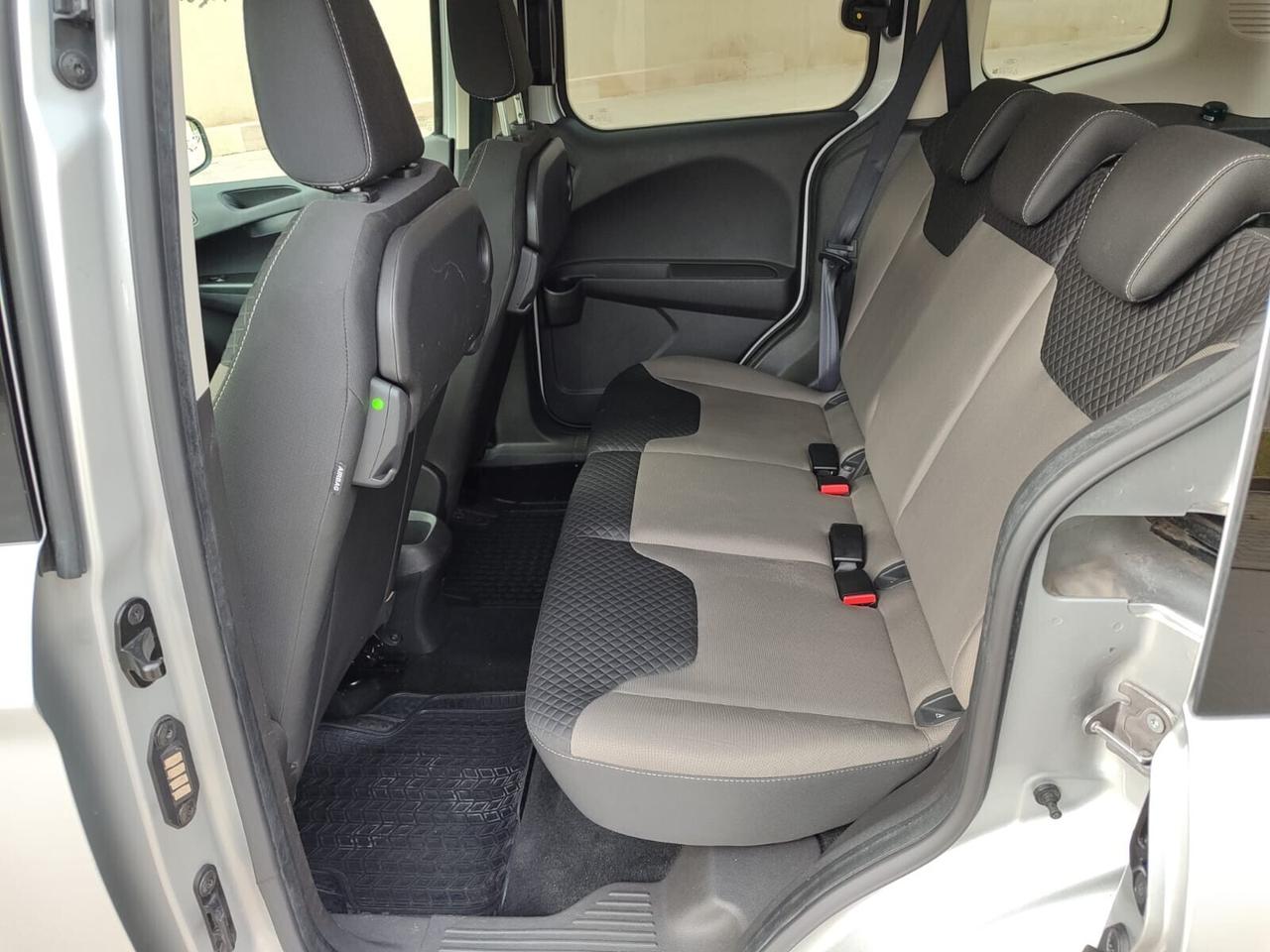 Ford Tourneo Courier 1.5 tdci 75CV VETTURA NUOVO!!