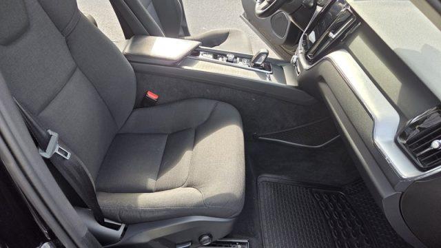 VOLVO XC60 B4 (d) AWD Geartronic Momentum PERMUTE