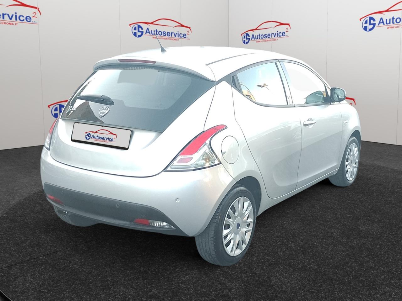 Lancia Ypsilon 5 Porte Ypsilon 1.2 8v Silver c/clima 69cv