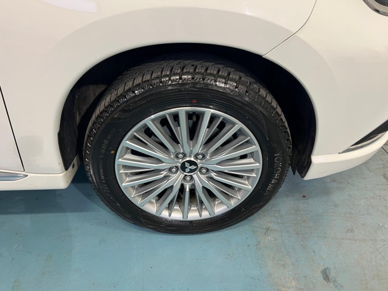 Mitsubishi Outlander 2.4 MIVEC 4WD PHEV Instyle Plus SDA