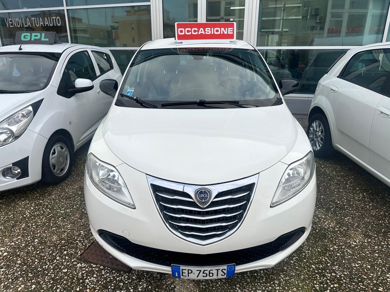 Lancia Ypsilon 0.9 TwinAir 85 CV 5 porte Metano Ecochic Gold