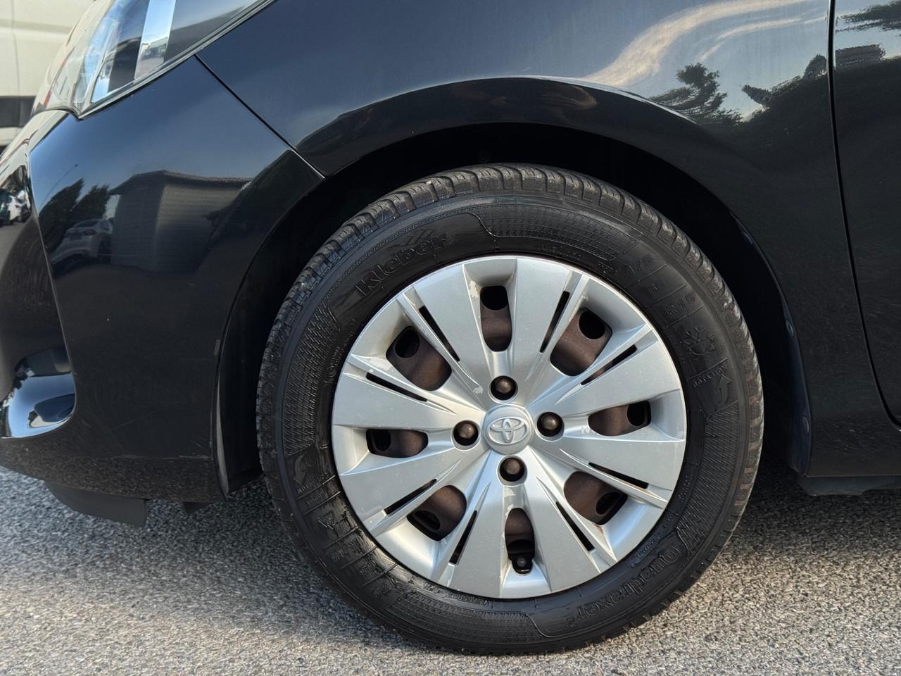 Toyota Yaris 1.0 Benzina 69CV 5 porte – 2014 – Neopatentati