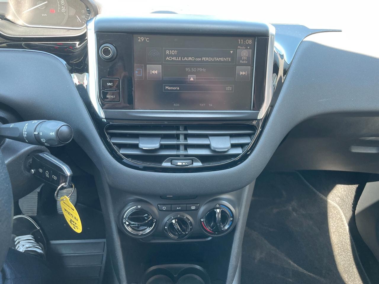 Peugeot 208 PureTech 82 5 porte Allure DISTRIBUZIONE NUOVA