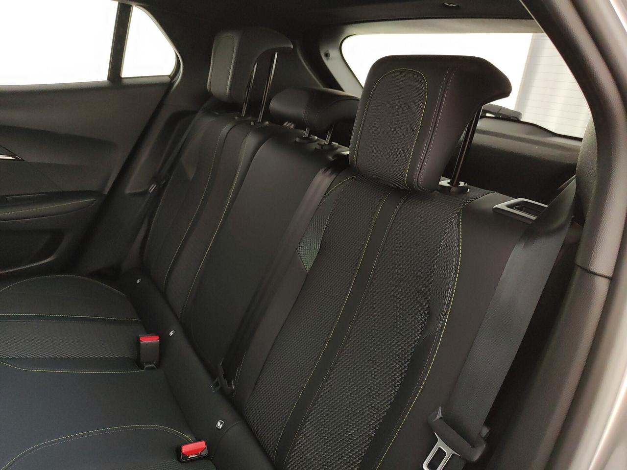 Peugeot 2008 PureTech 130 S&S EAT8 GT