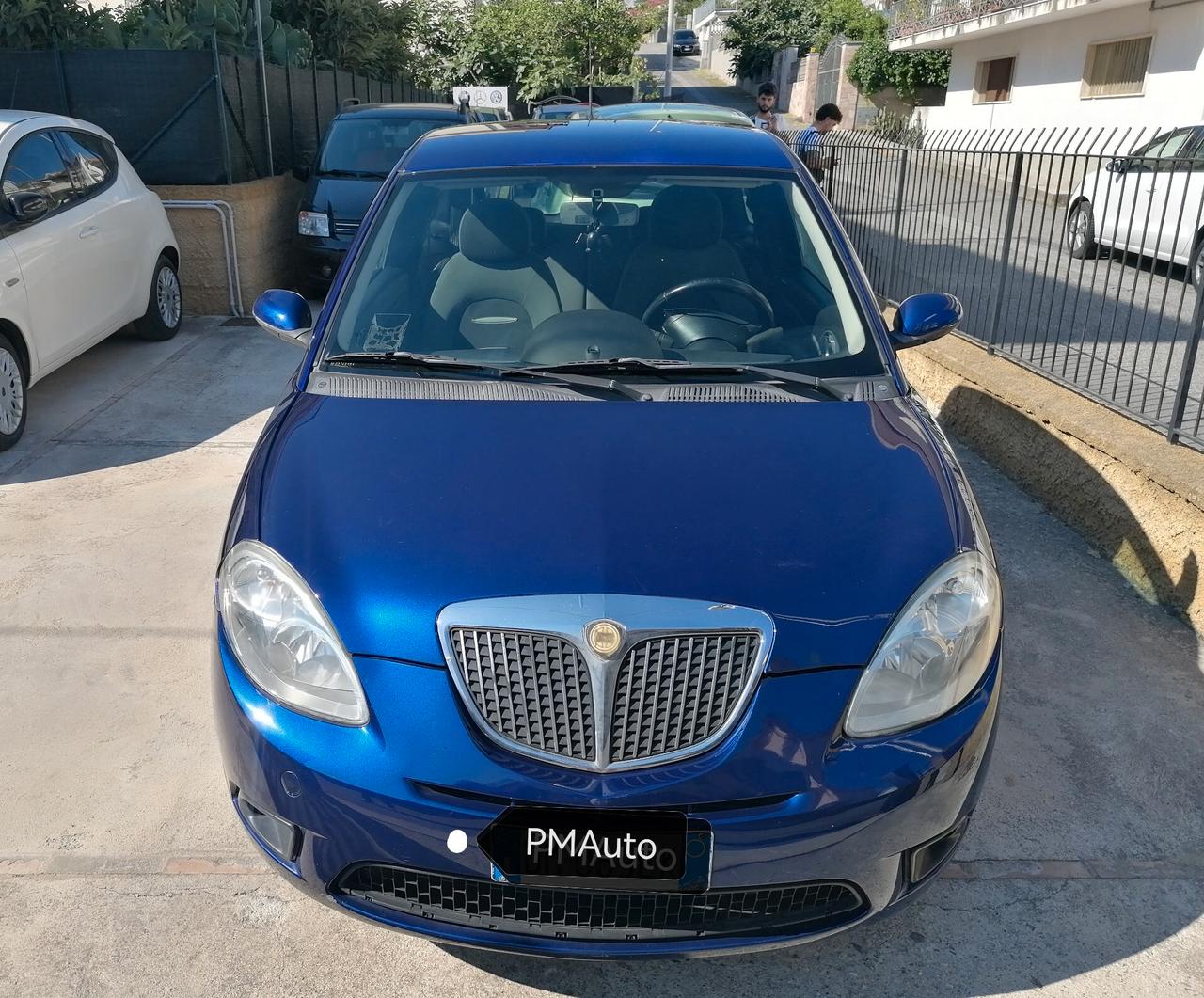Lancia Ypsilon 1.3 MJT 90 CV Blue&Me