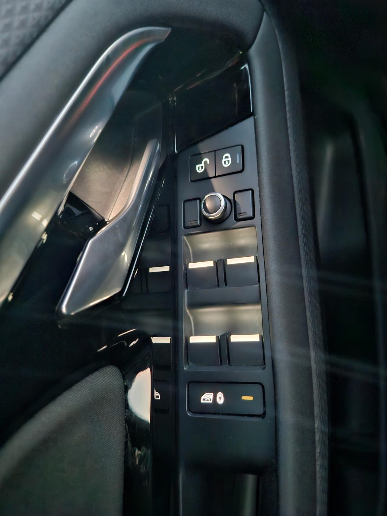 L. R. RANGE ROVER EVOQUE*R-DYNAMIC*TOTAL BLACK*LED*