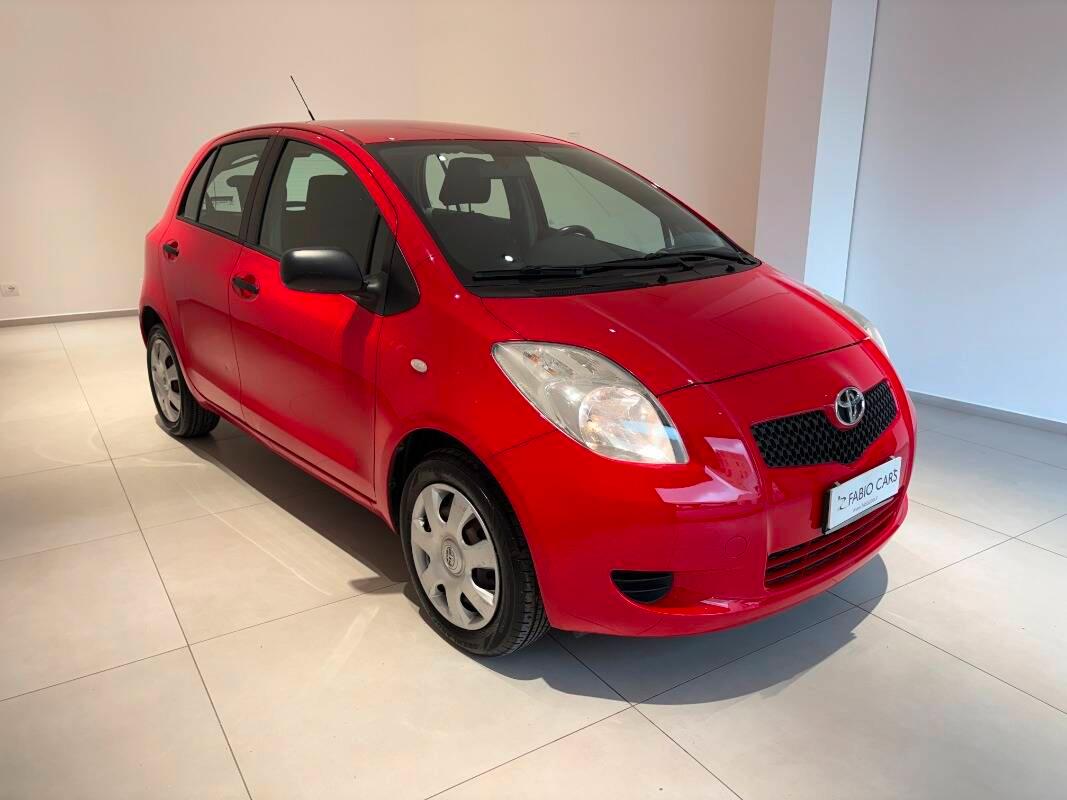 Toyota Yaris 1.0 5p