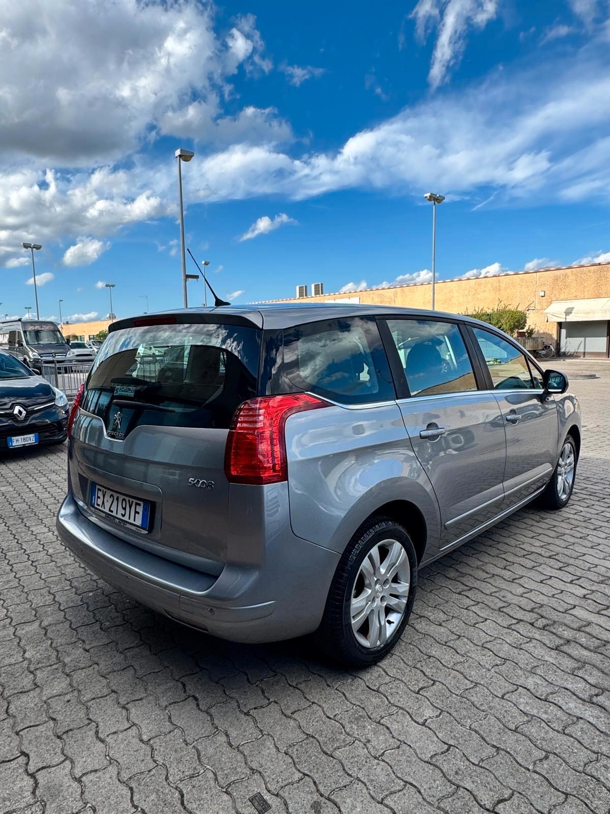 Peugeot 5008 1.6 HDi 115CV Allure