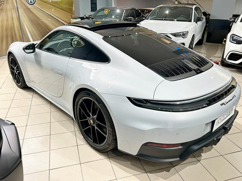 Porsche 911 Carrera GTS