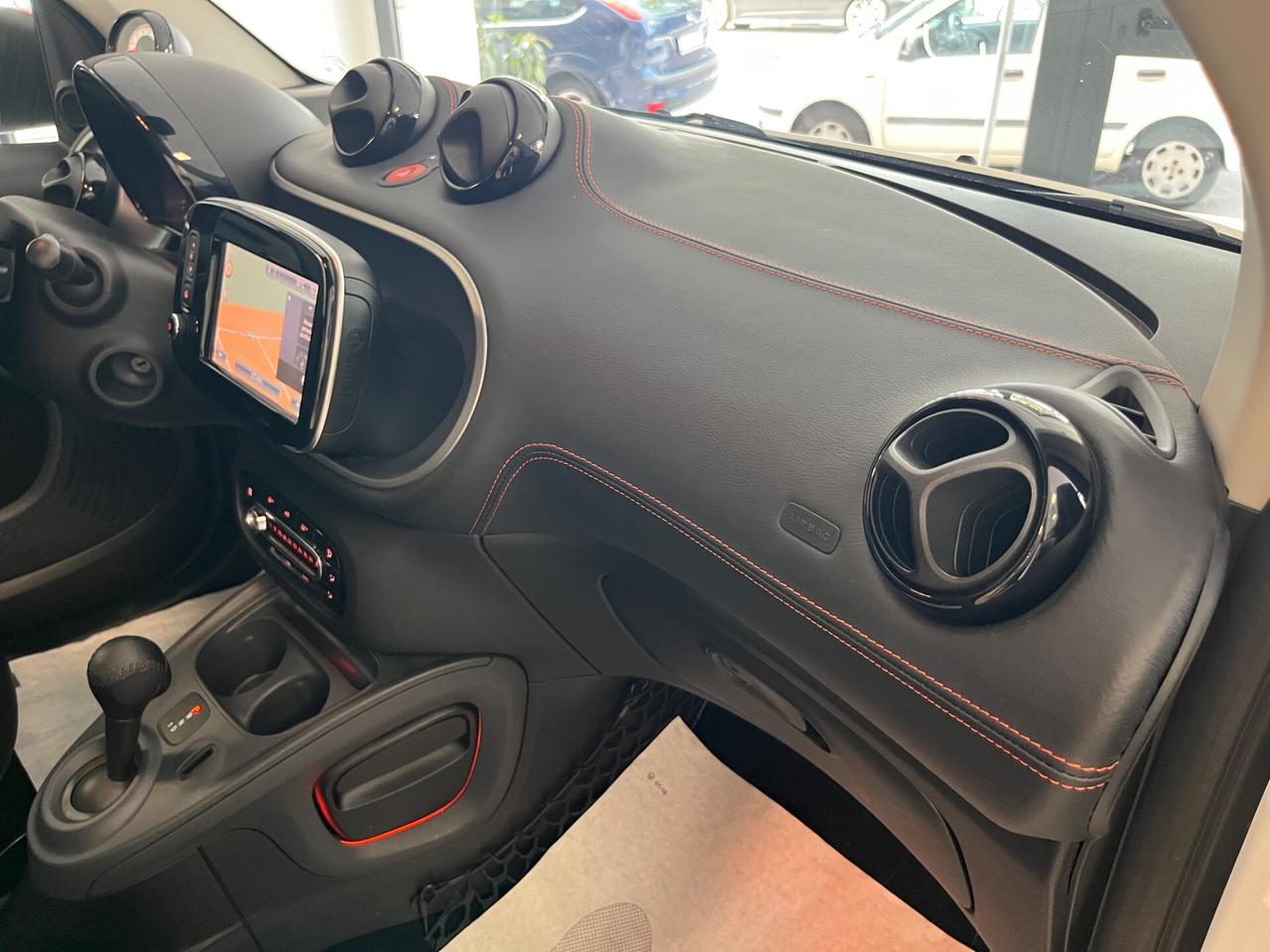 Smart ForTwo 90 0.9 Turbo BRABUS Style URBANRUNNER