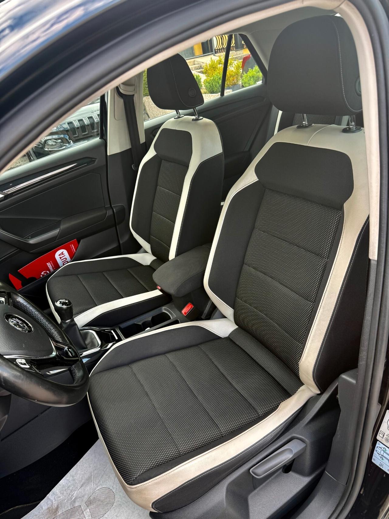 "DA VETRINA " Volkswagen T-Roc 1.5 TSI ACT FULL