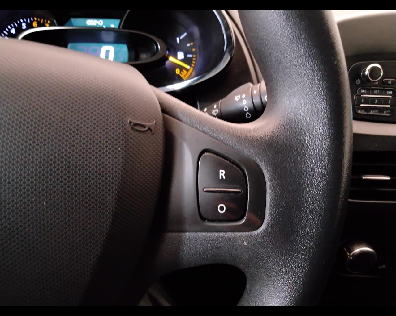 RENAULT Clio IV 2012 - Clio 5p 1.2 Live Gpl 75cv