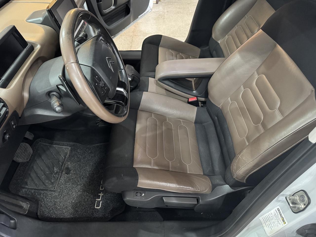 Citroen C4 cactus 1.2 Autom. cv. Tetto-Navigat.