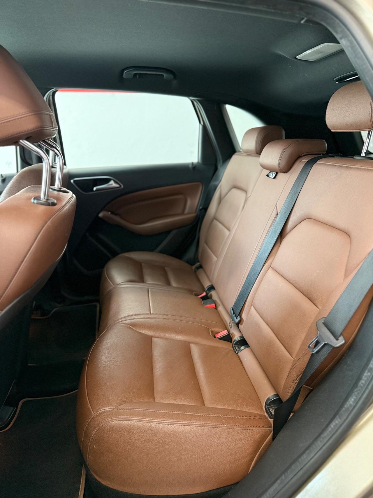 Mercedes-benz B 200 NGD Premium
