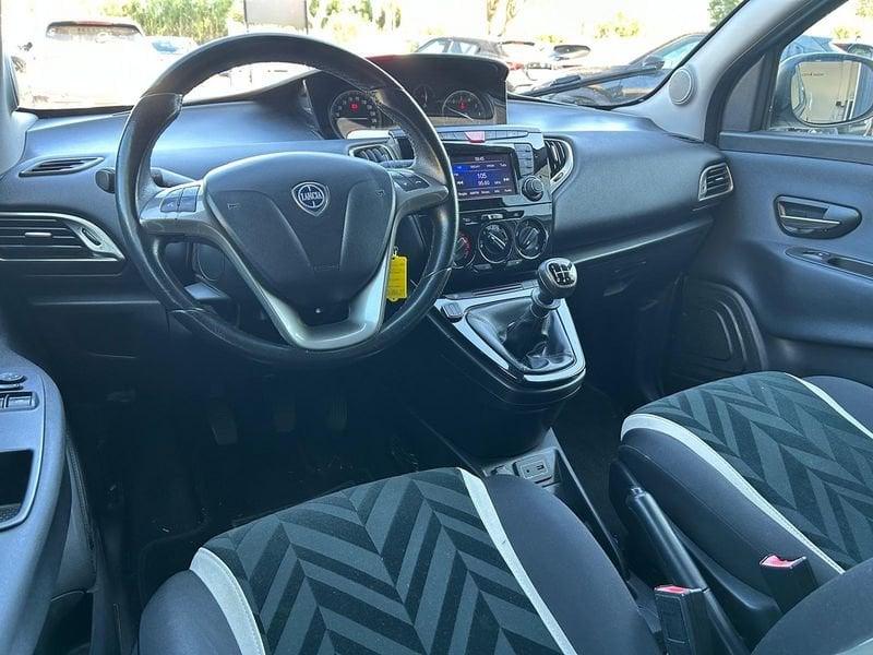 Lancia Ypsilon III 2015 5 Porte 1.2 69cv Silver