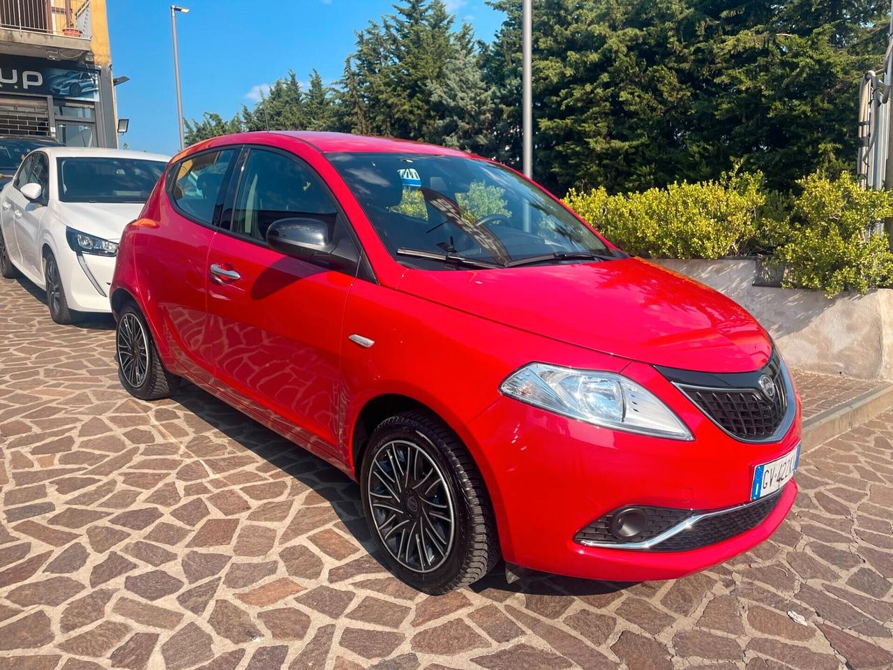 Lancia Ypsilon 1.0 FireFly 5 porte S&S Hybrid Gold