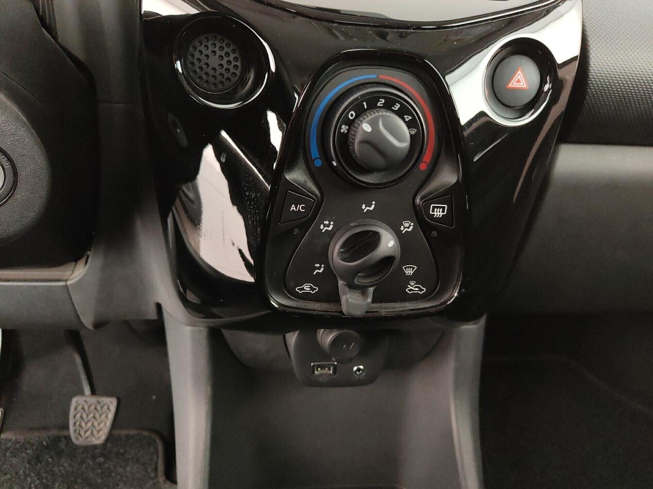 Citroen C1 VTi 72 S&S 5 porte Shine