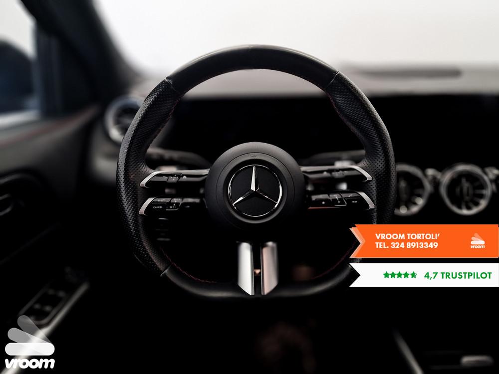 MERCEDES GLA (H247) GLA 200 d Automati...
