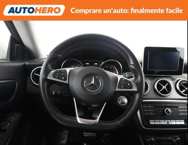 MERCEDES-BENZ CLA 180 Premium