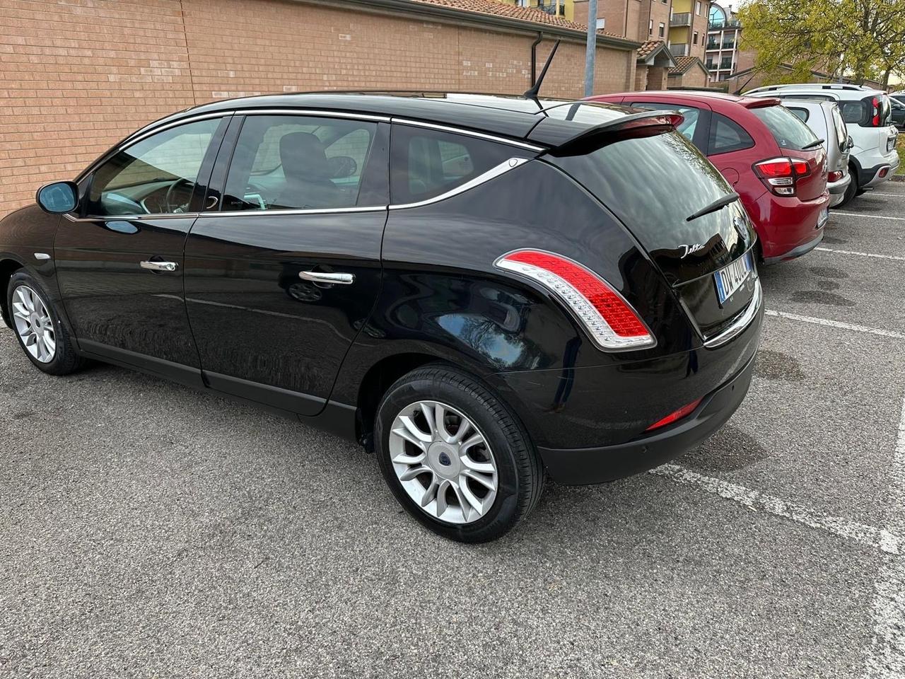 Lancia Delta 1.4 T-Jet 120 CV Argento