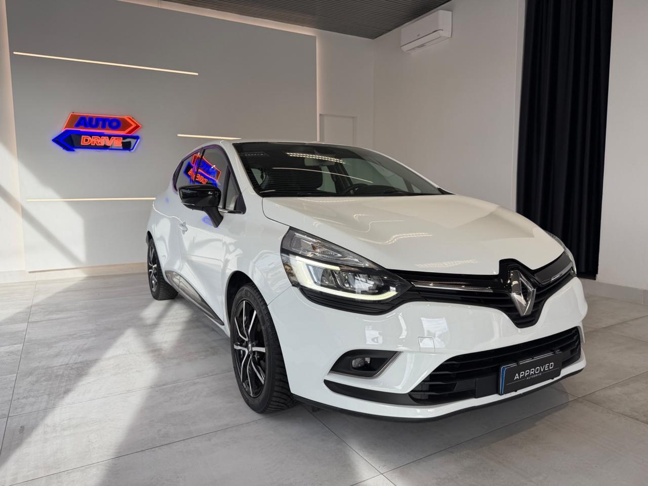 Renault Clio TCe 12V 90 CV 5 porte Moschino Intens