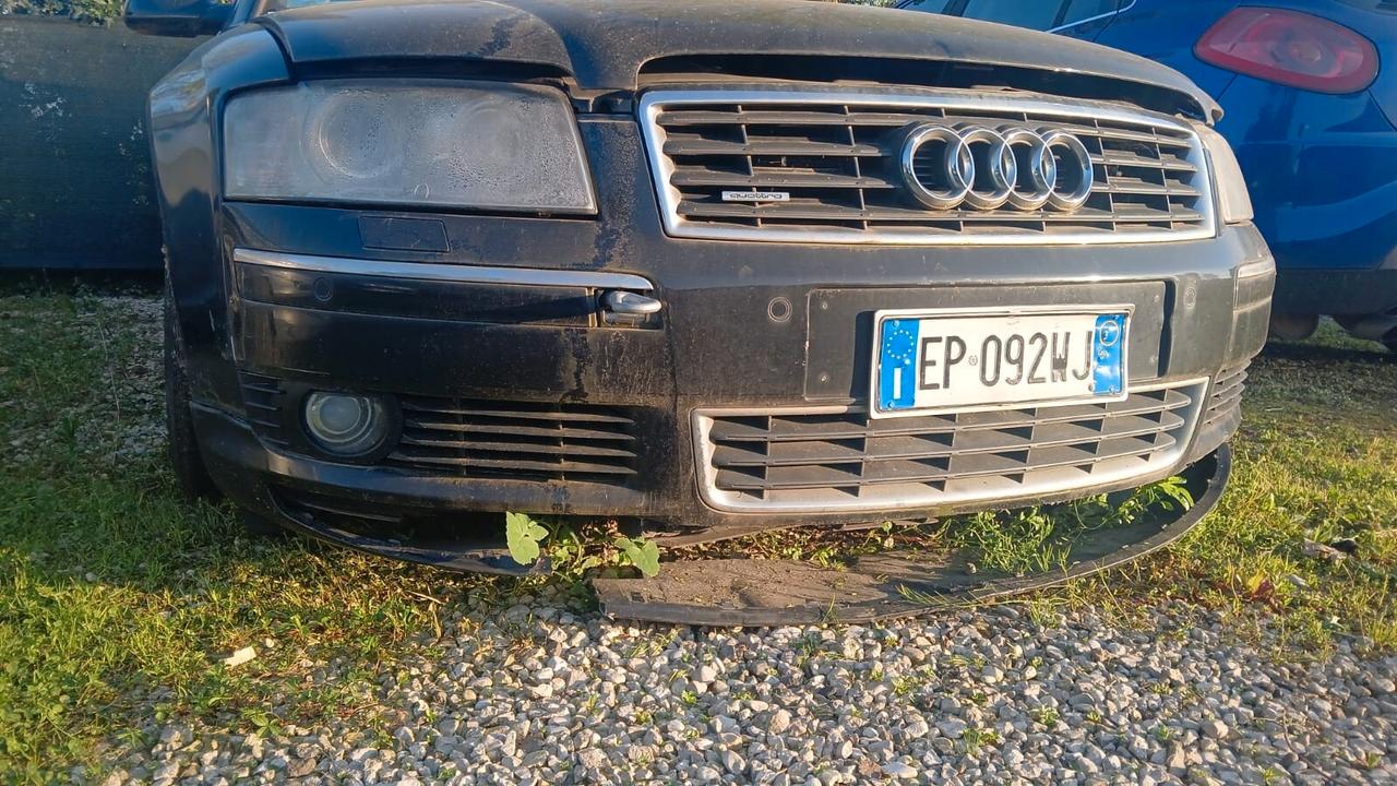Audi A8 4.2 V8 FSI quattro tiptronic