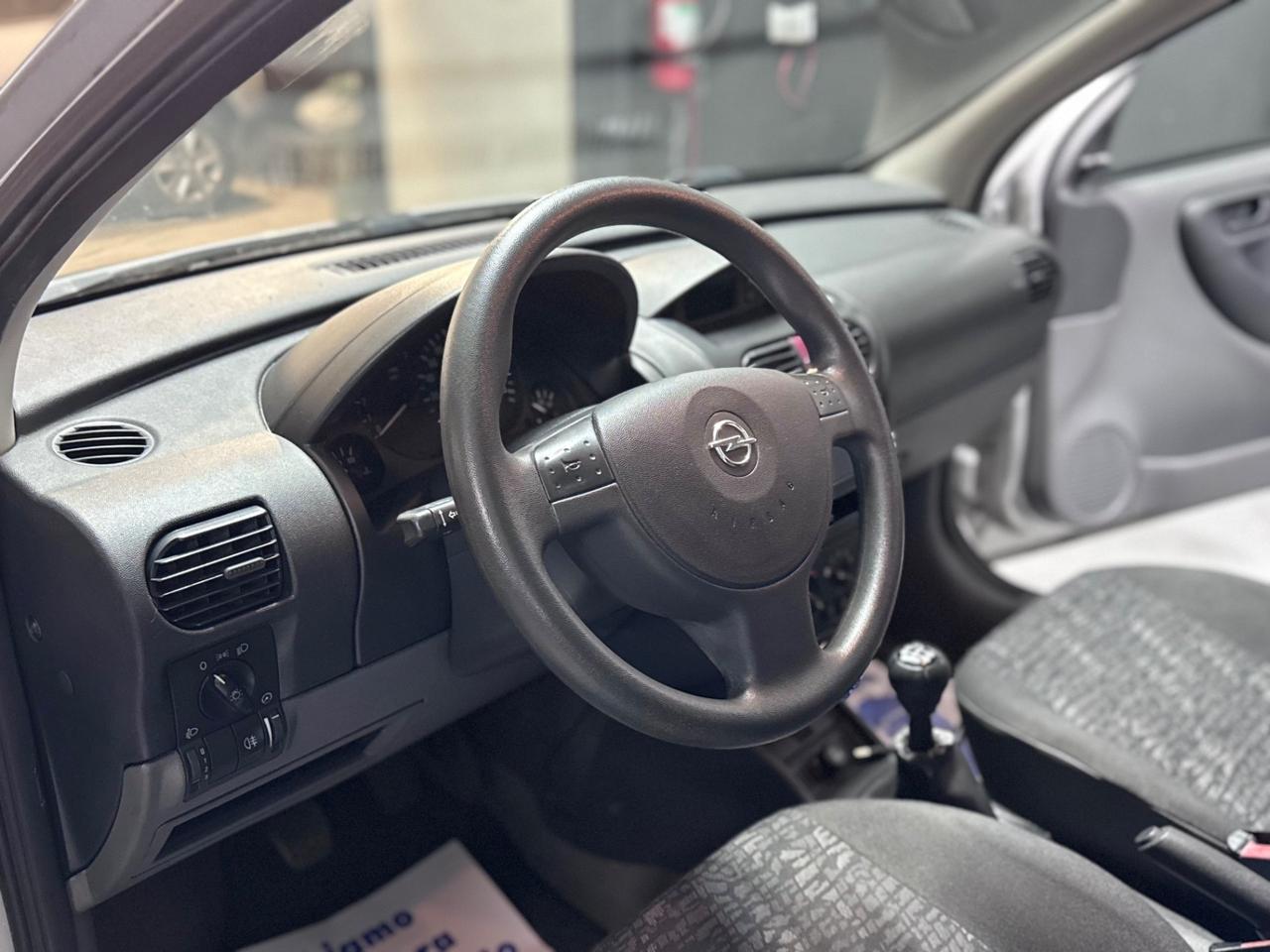 Opel Corsa 1.2i 16V Benzina 75cv 111.000km