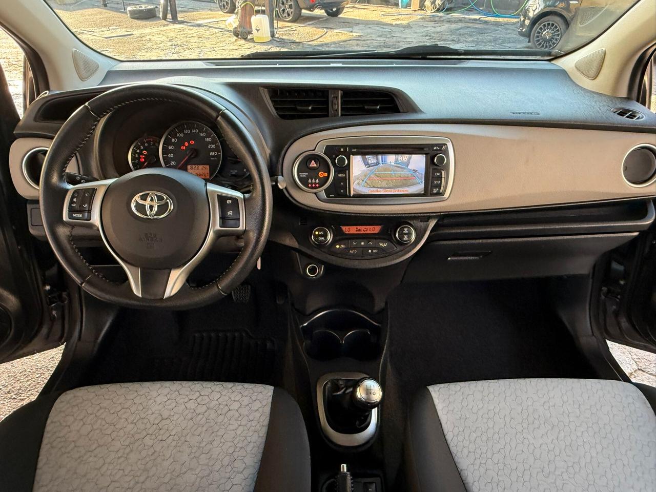 Toyota Yaris 1.0 5 porte Sol