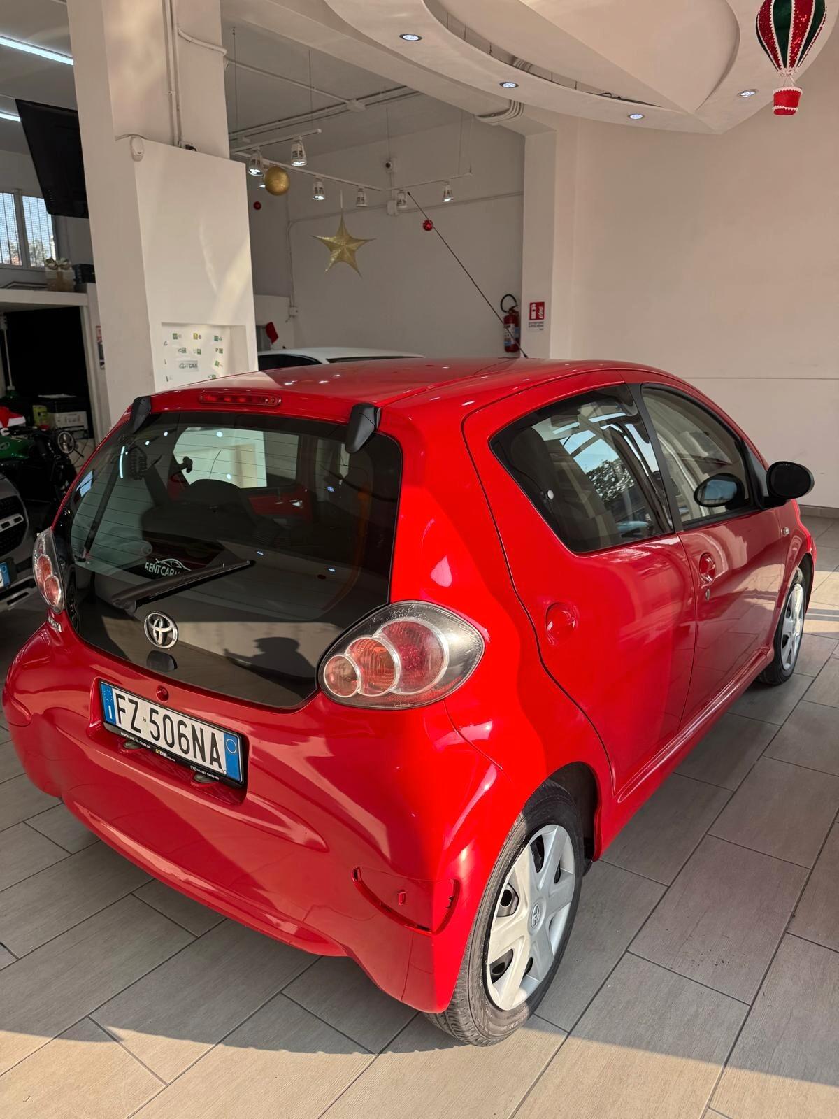 Toyota Aygo 1.0 12V VVT-i 5 porte Now Connect