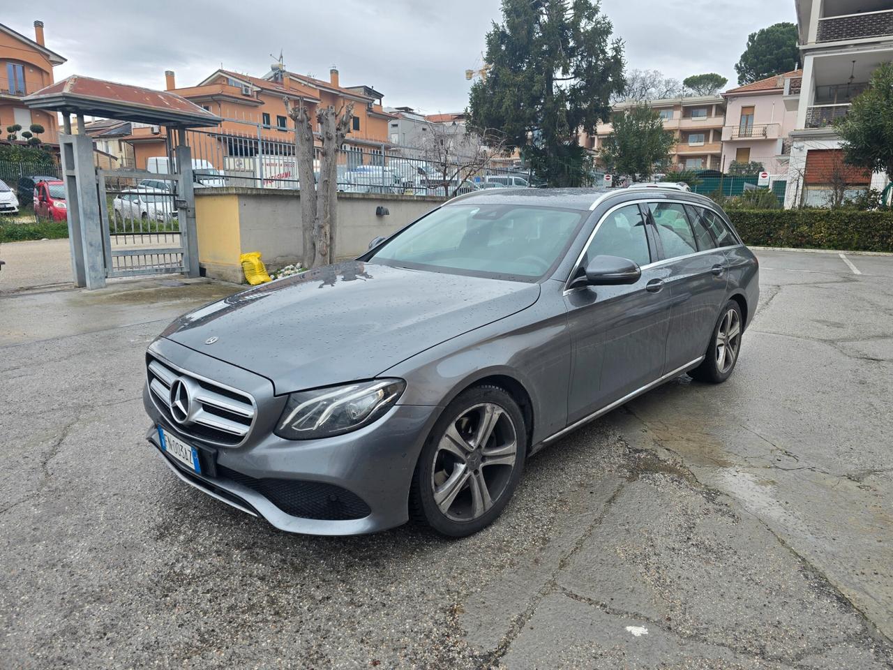 Mercedes-benz E 220 d S.W. Auto Business Sport
