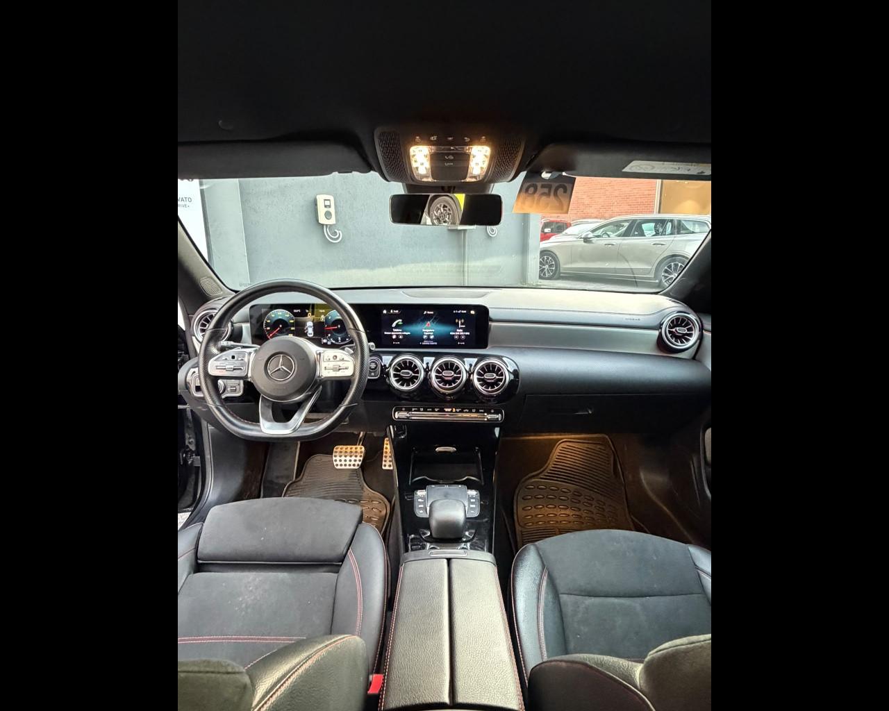 Mercedes-Benz CLA Coupe - C118 - CLA Coupe 200 d Premium auto