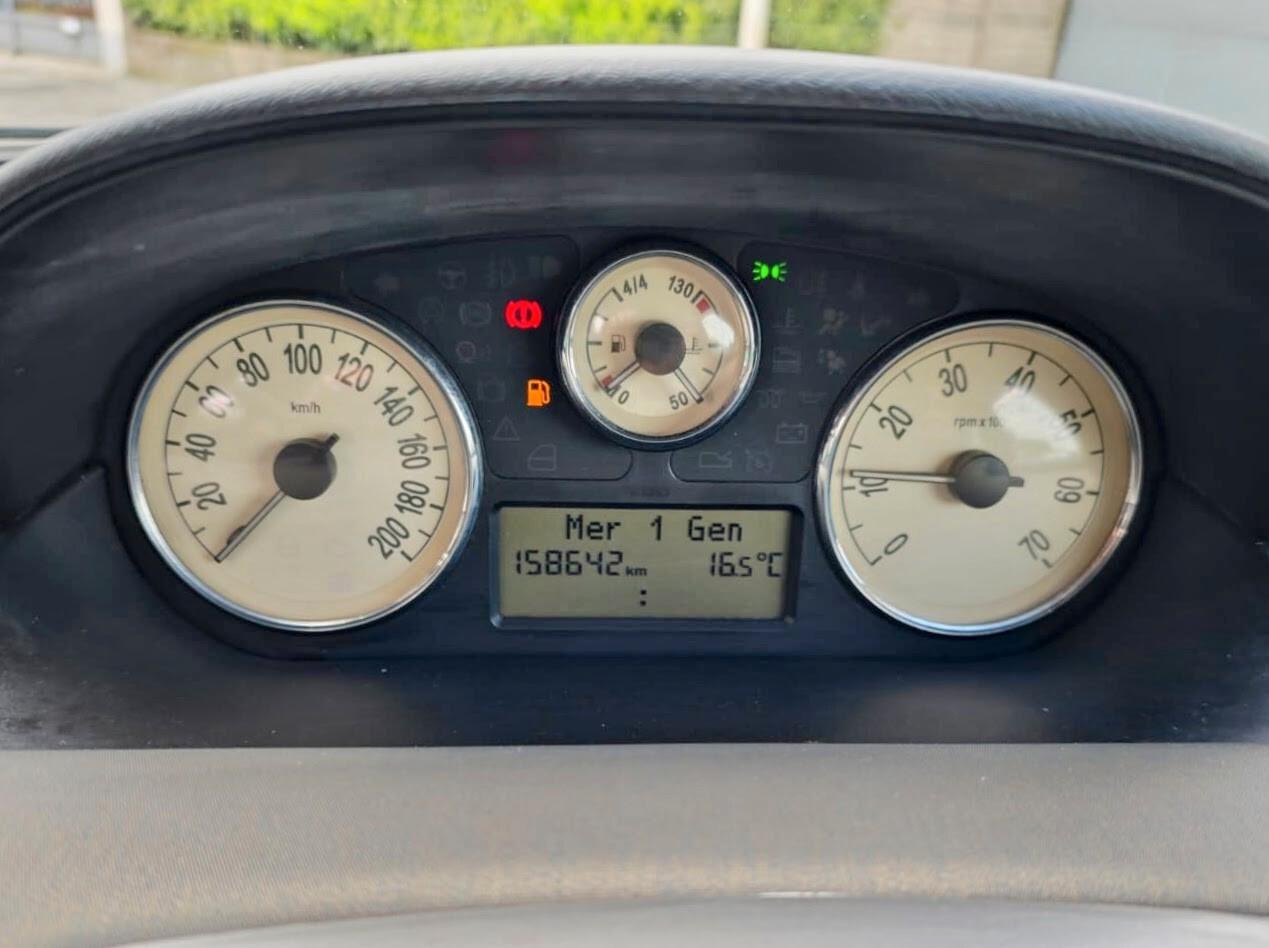 Lancia Ypsilon 1.2 16V Platino