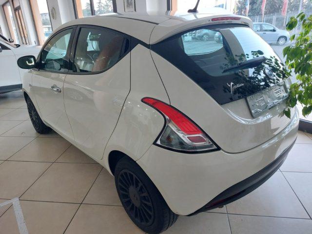 LANCIA Ypsilon 1.0 FireFly 5 porte S&S Hybrid Ecochic Silver