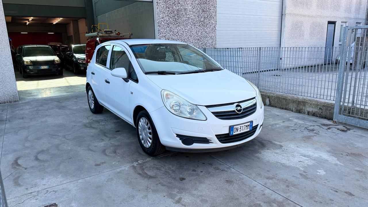 Opel Corsa 1.2 5 porte Cosmo