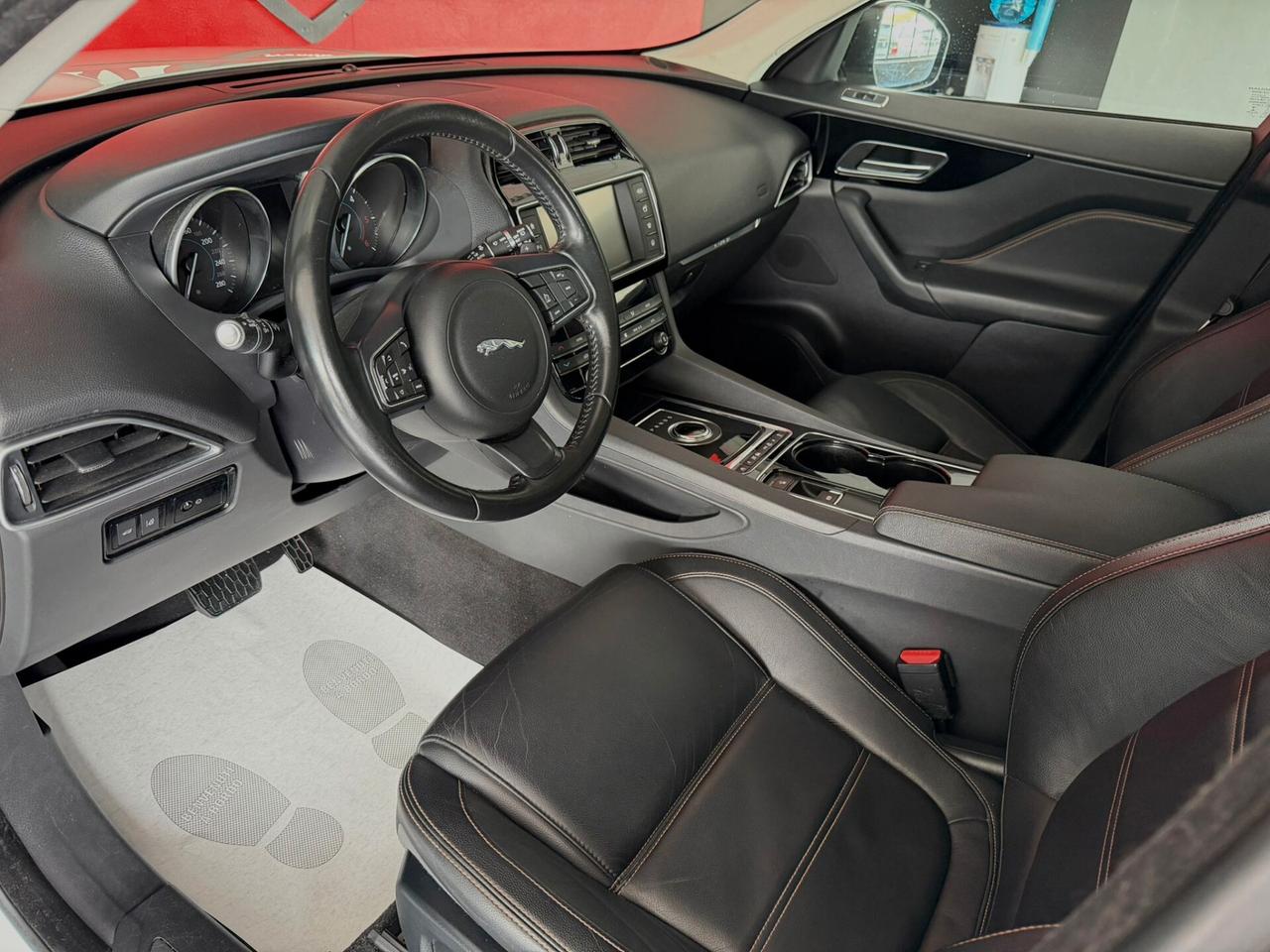 Jaguar F-Pace 2.0 D 180 CV AWD aut. Prestige