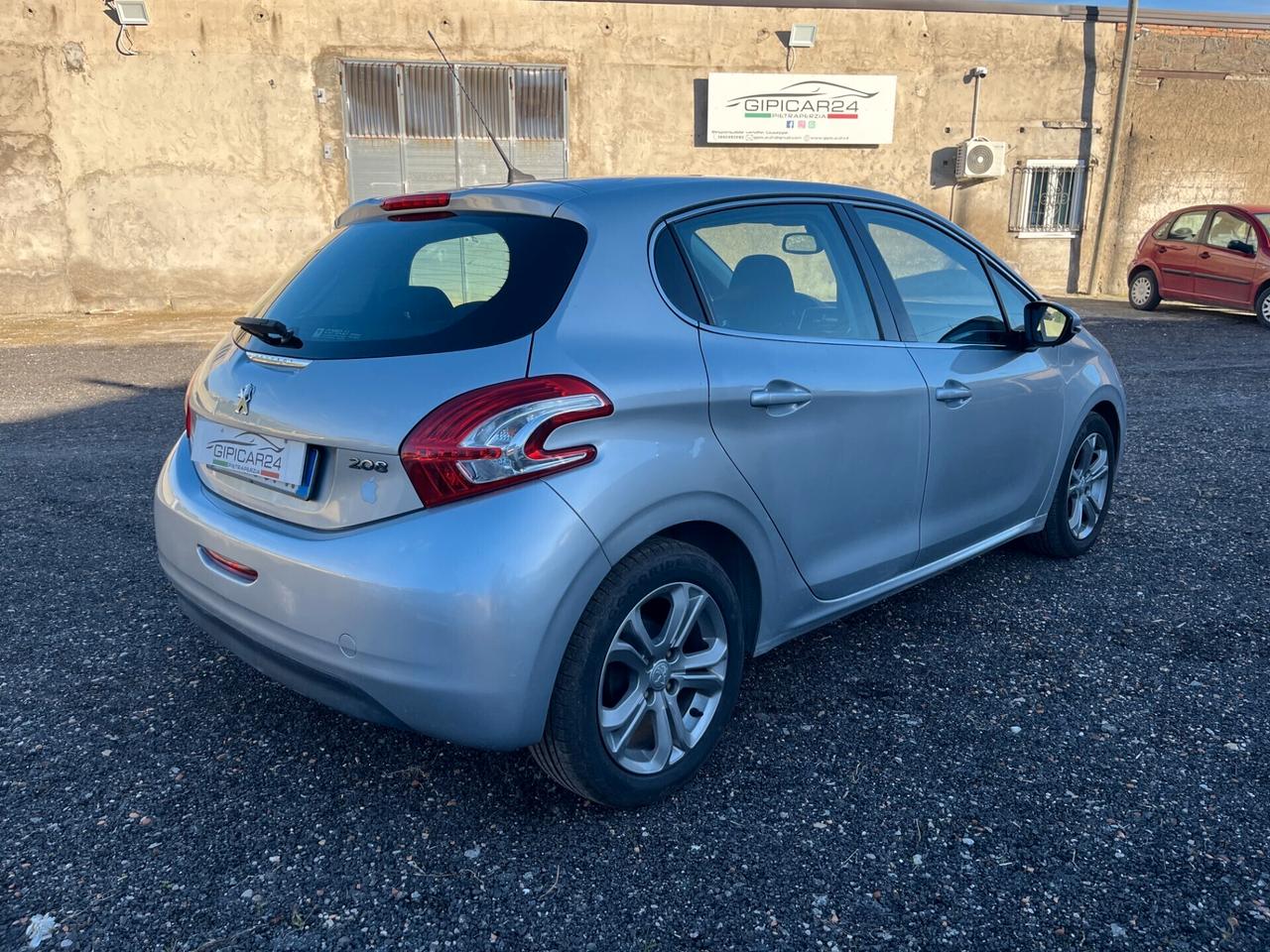 Peugeot 208 PureTech 82 5 porte Allure