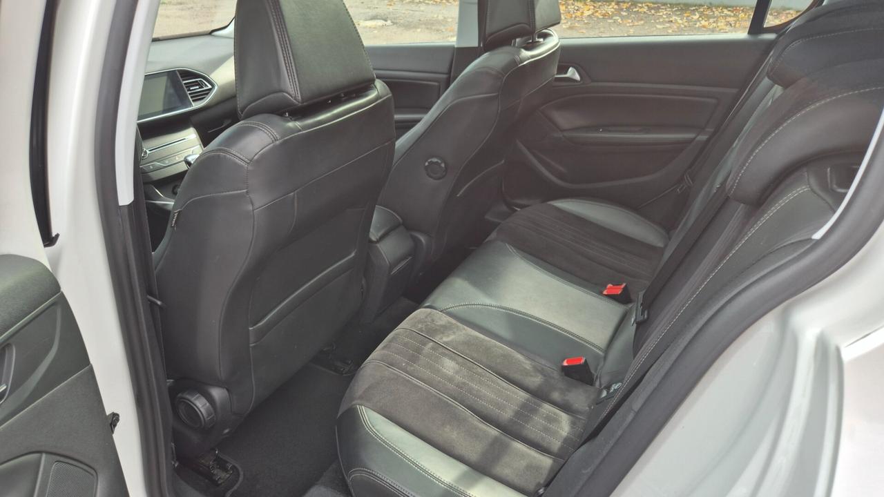 Peugeot 308 1.6 e-HDi 115 CV Stop&Start Allure