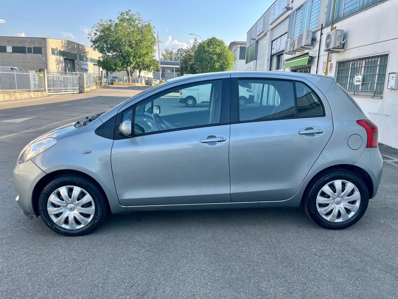 Toyota Yaris 1.3benz 2008 138.000km per neopatentati