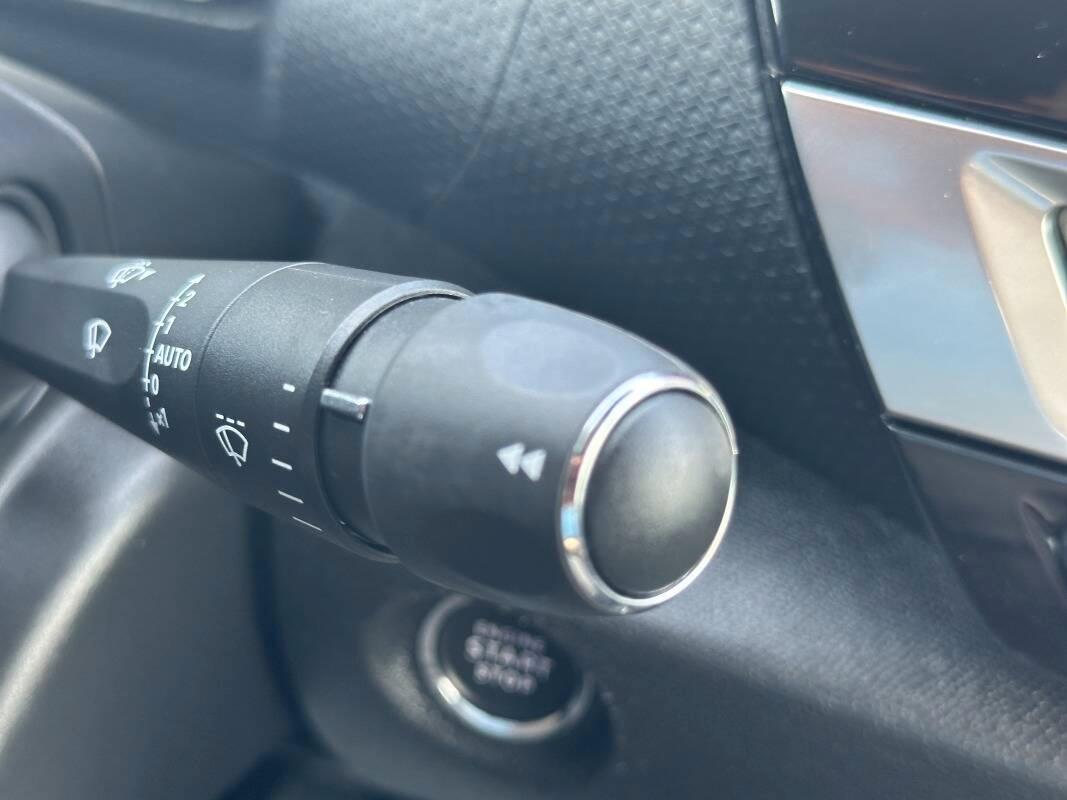 Citroen C4 1.2 puretech Shine s&s 130cv CON TELECAM E CARPLAY