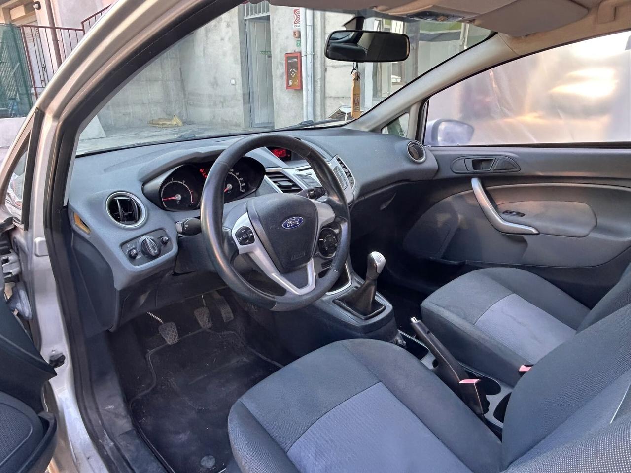 Ford Fiesta 1.4 TDCi 70CV 3 porte Titanium