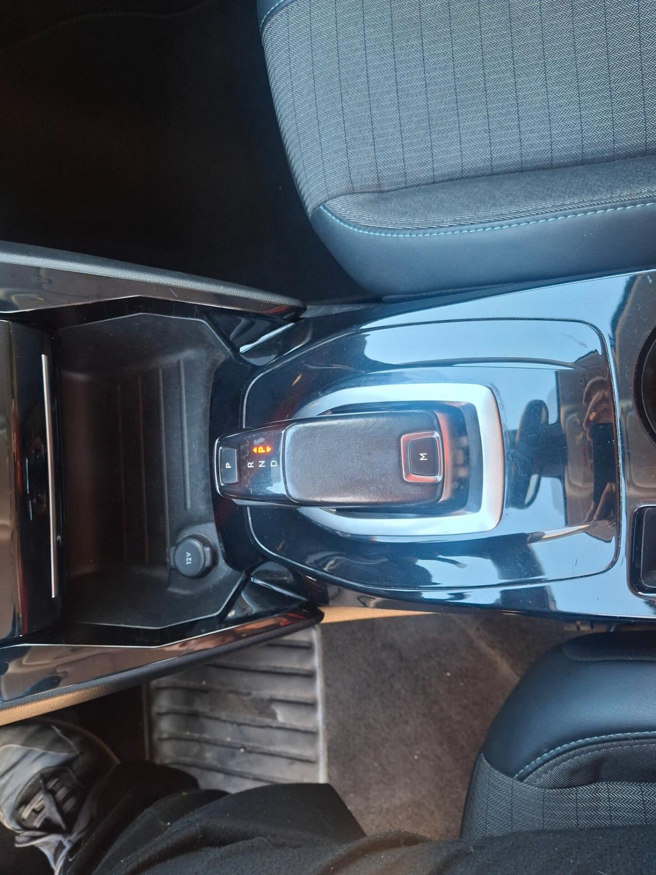 Peugeot 208 PureTech 100 cc 1.2 benz. 5 porte Active Pack automatica neopatentati