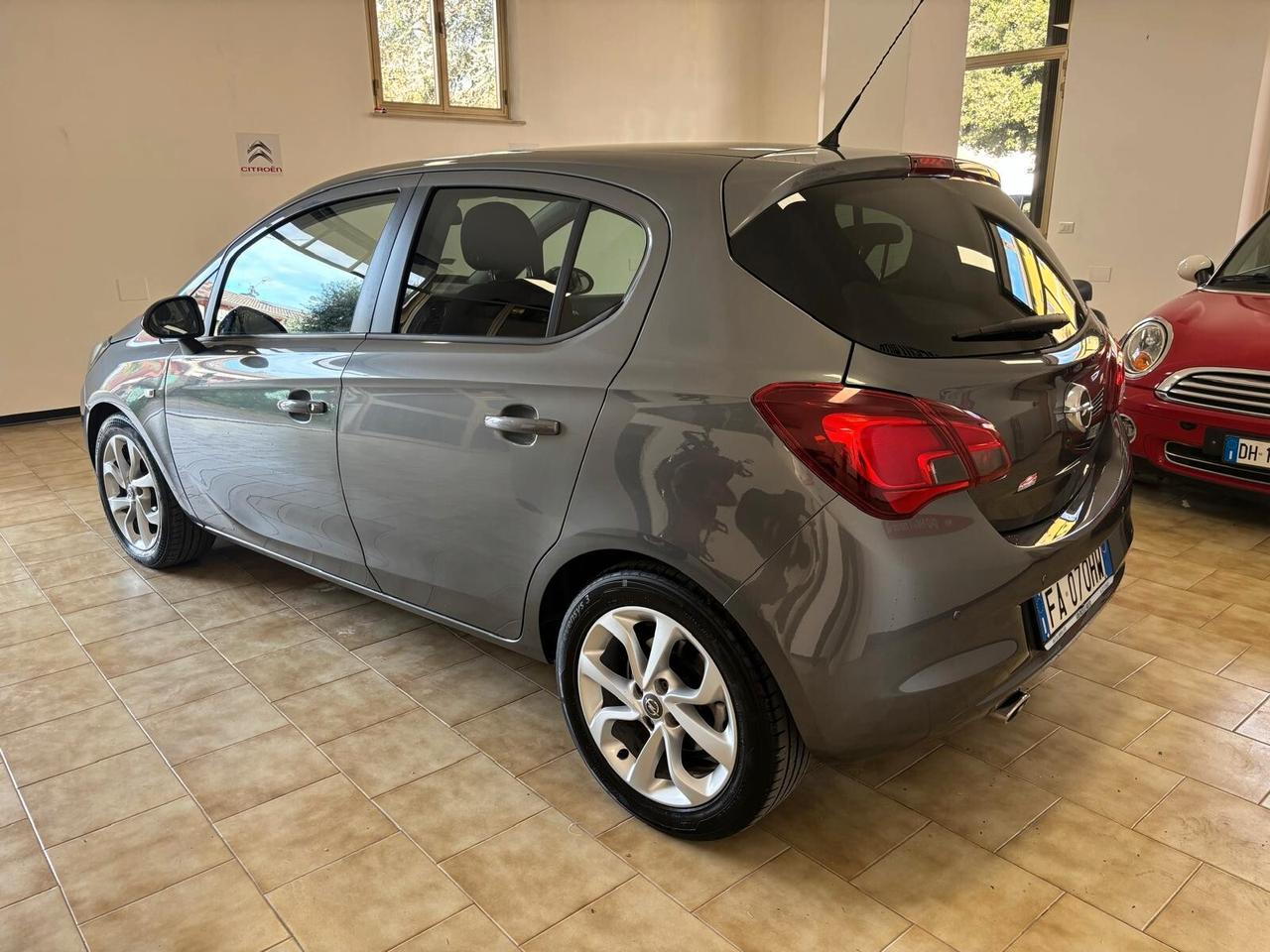 OPEL CORSA ANNO 2015 DS 1.3 ADATTA NEOPATENTATI KM 140 MILA