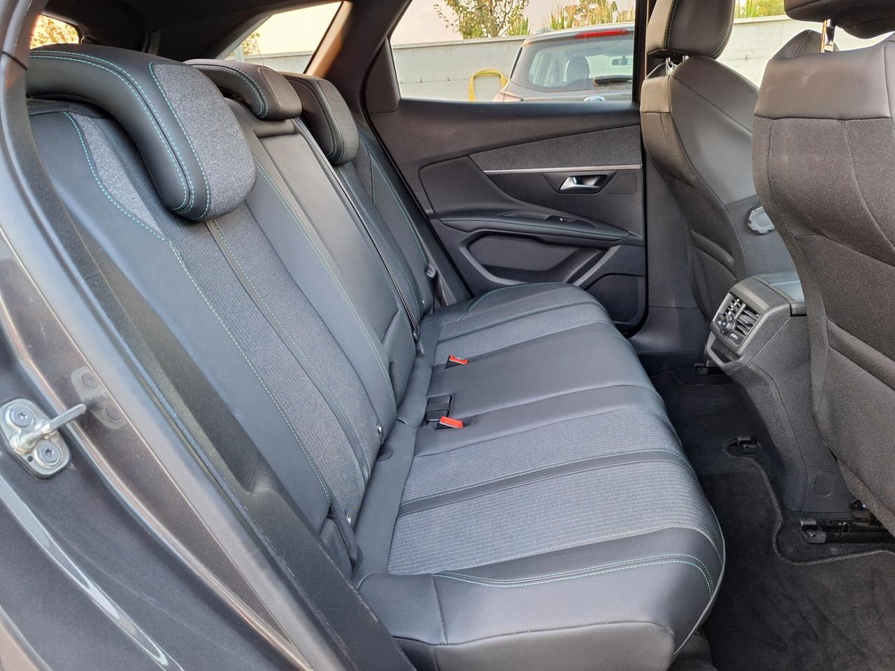 Peugeot 3008 ALLURE PACK 1.5 BlueHDi 130cv EAT8 - 2024