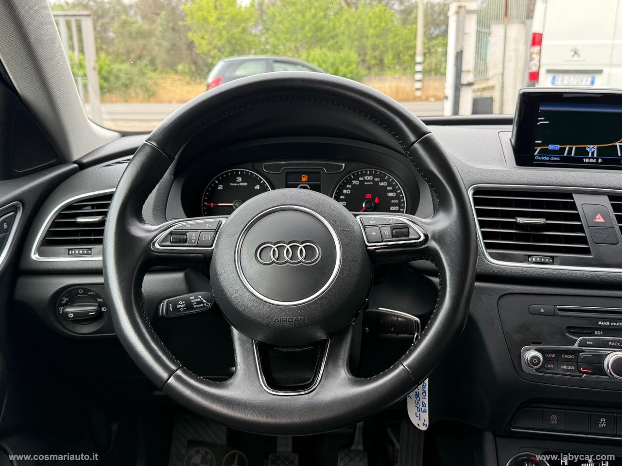 AUDI Q3 2.0 TDI 120CV Business