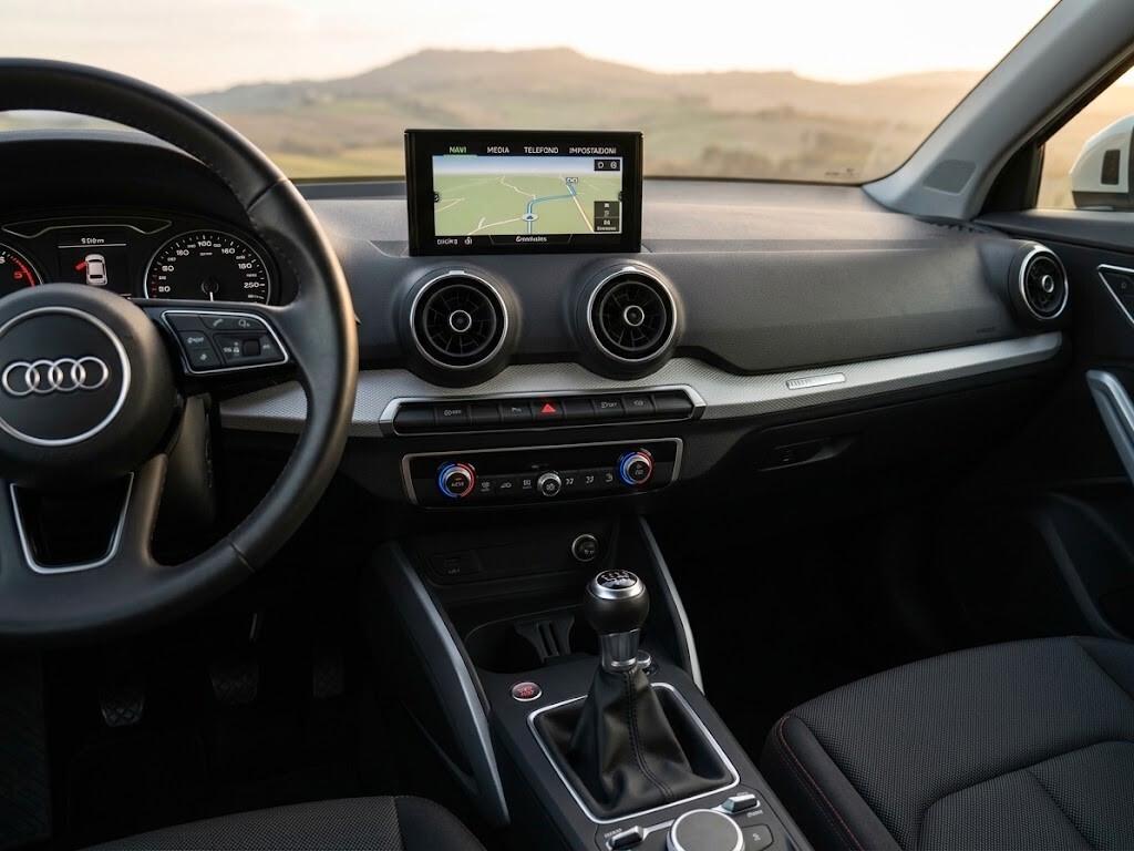 Audi Q2 30 TFSI Business Advanced