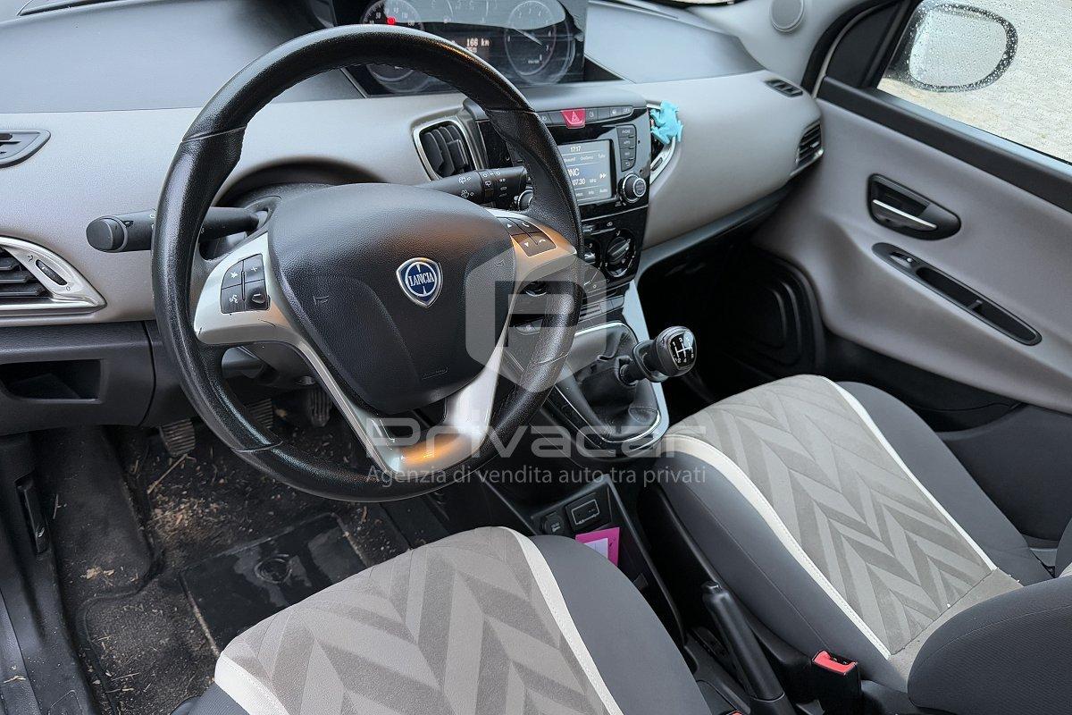 LANCIA Ypsilon 1.2 69 CV 5 porte Silver