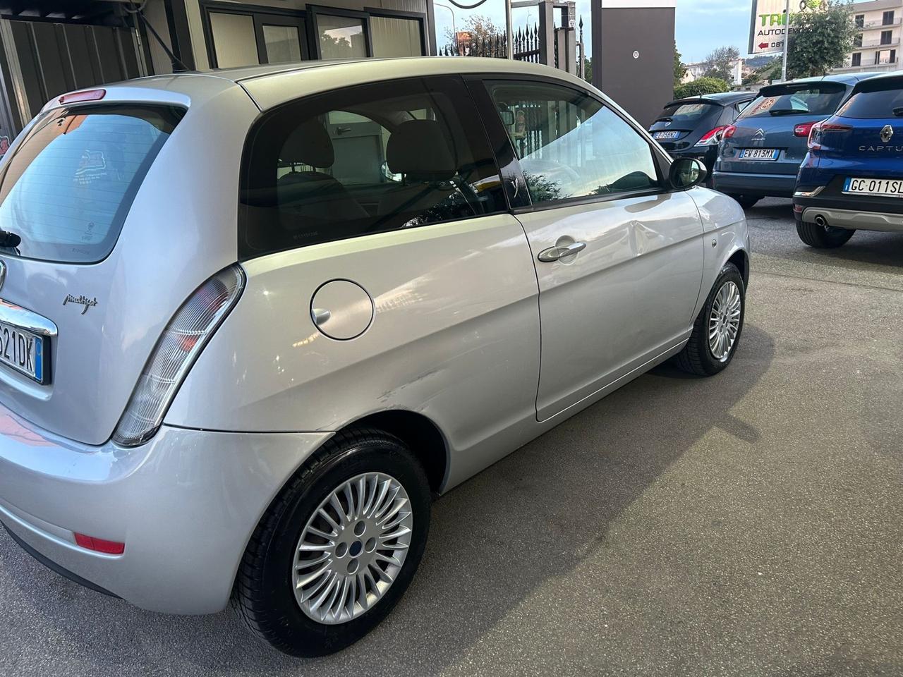 Lancia Ypsilon 1.3 MJT 75 CV Argento