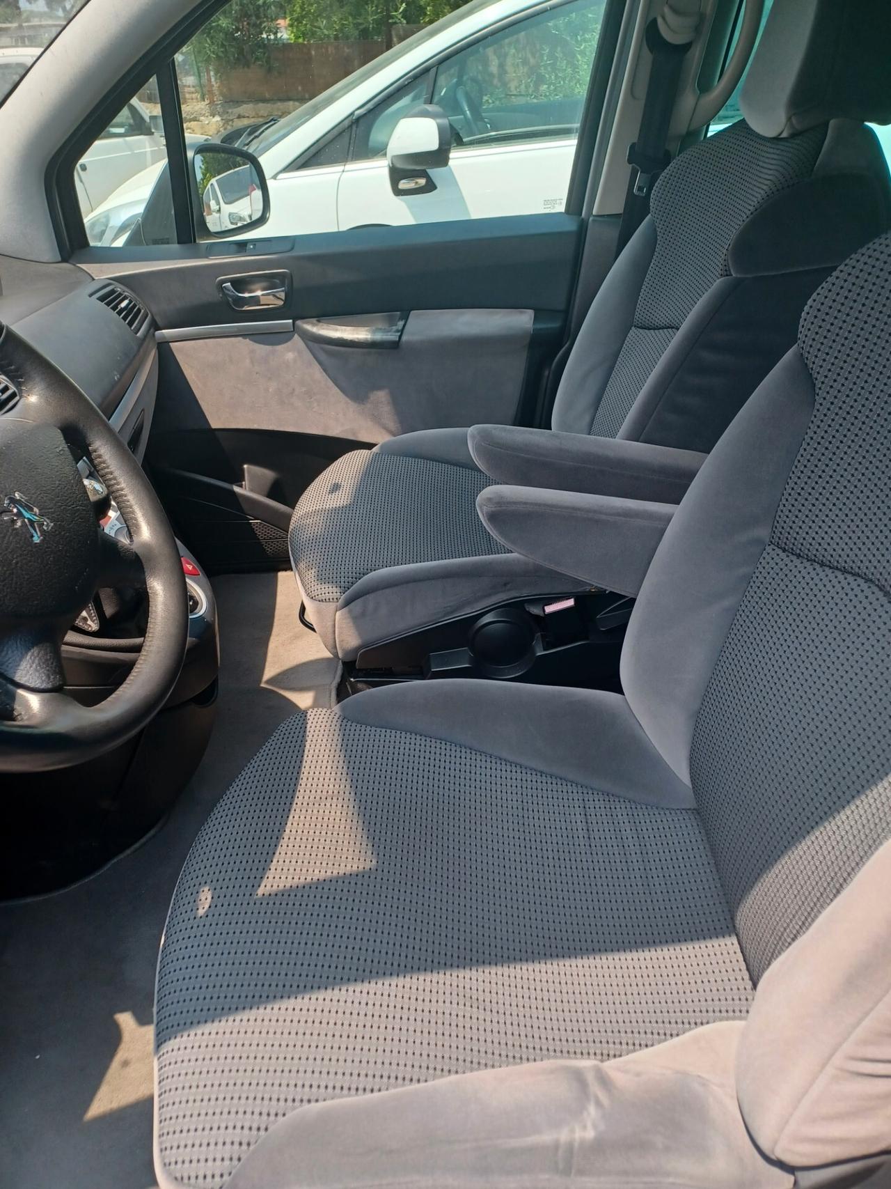 Peugeot 807 2.0 HDi Allure Anno 2013 7 posti