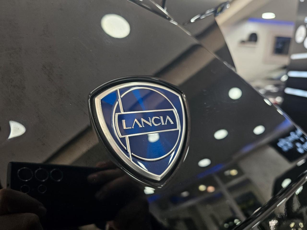 NUOVA LANCIA YPSILON IBRIDA LX 1.2 IBRIDO 81KW (110CV) CAMBIO AUTOMATICO