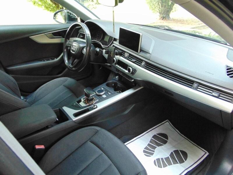AUDI A4 5ª serie A4 2.0 TDI 150 CV S tronic Bu...